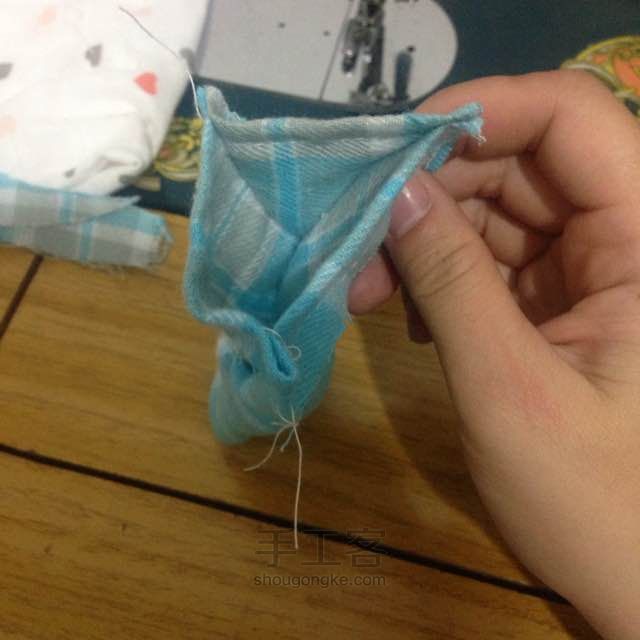 芭比娃娃改造海蓝纱裙教程 第11步