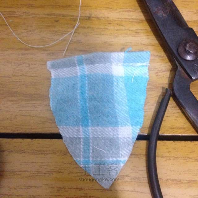 芭比娃娃改造海蓝纱裙教程 第10步