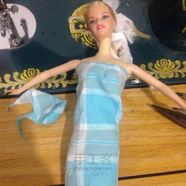 芭比娃娃改造海蓝纱裙教程 第12步