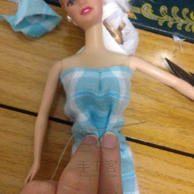 芭比娃娃改造海蓝纱裙教程 第13步