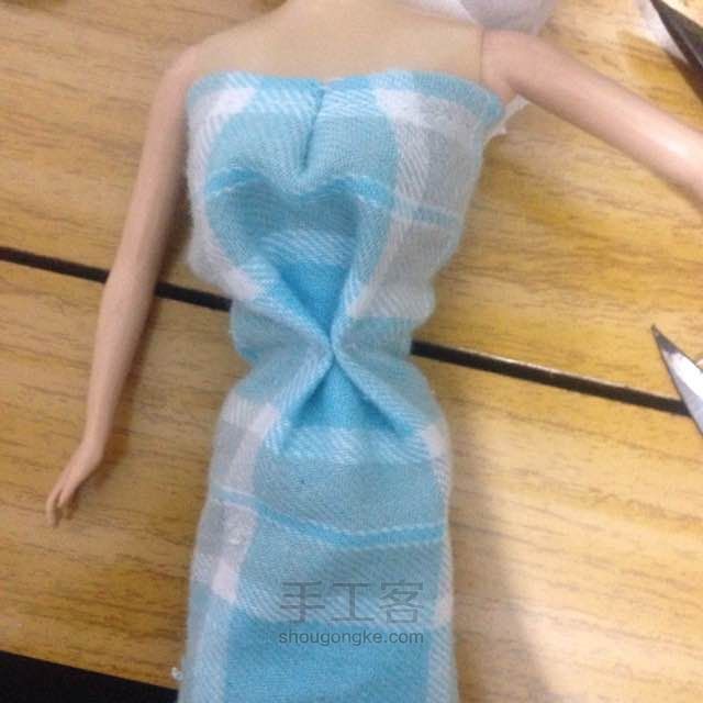 芭比娃娃改造海蓝纱裙教程 第15步