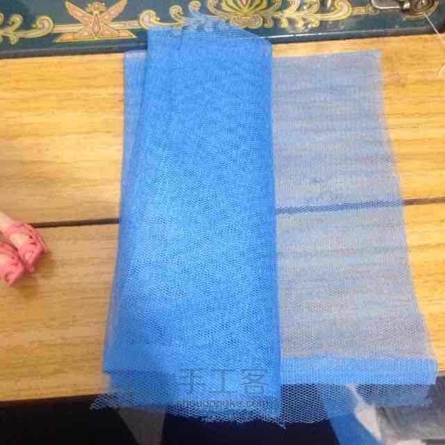 芭比娃娃改造海蓝纱裙教程 第16步