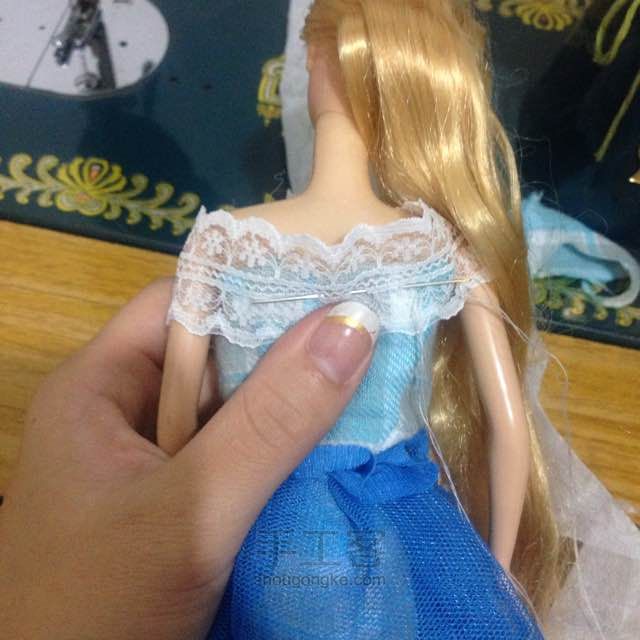 芭比娃娃改造海蓝纱裙教程 第27步