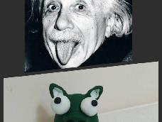 这是一只叫爱因斯坦的小怪兽，虽然长的有点丑，但是它的理想是成为一个像爱因斯坦的科学家。不过它现在除了吐舌头以外什么都不会，它表示它会继续学习～