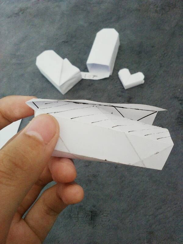 爱心盒子折纸教程！ 第12步