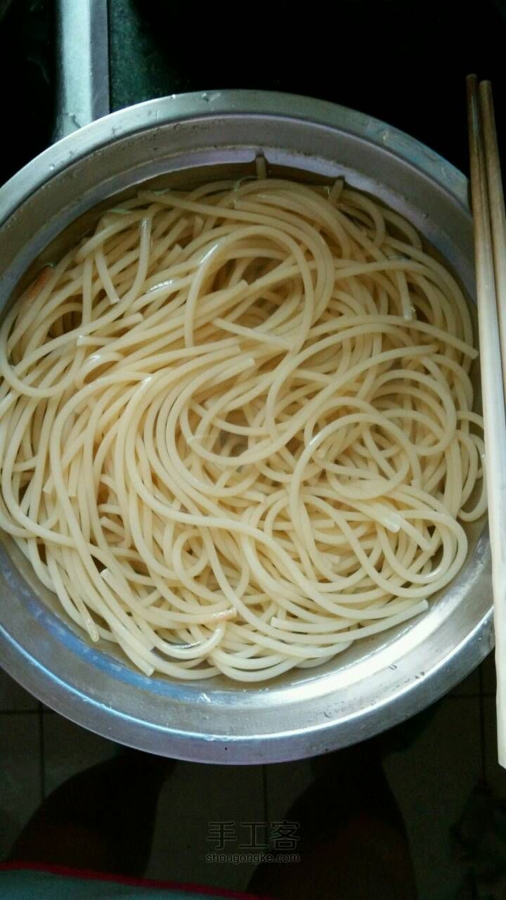 简单又好吃的虾仁意面 第2步
