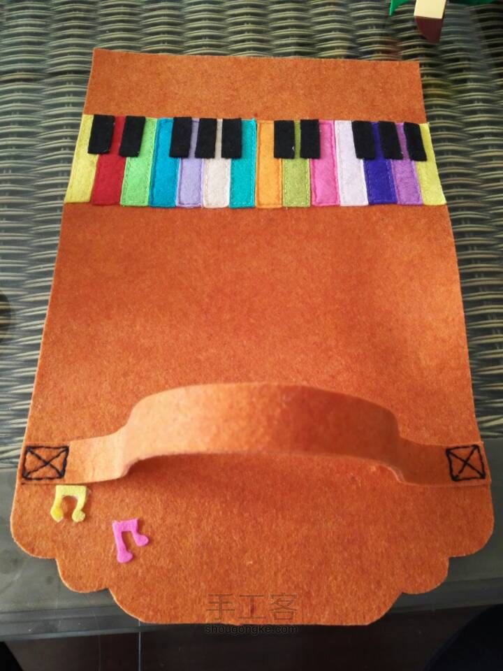 彩色琴键儿童小包包 第4步