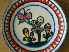 第一次用陶瓷专用颜料彩绘一个盘子，小小分享一个。