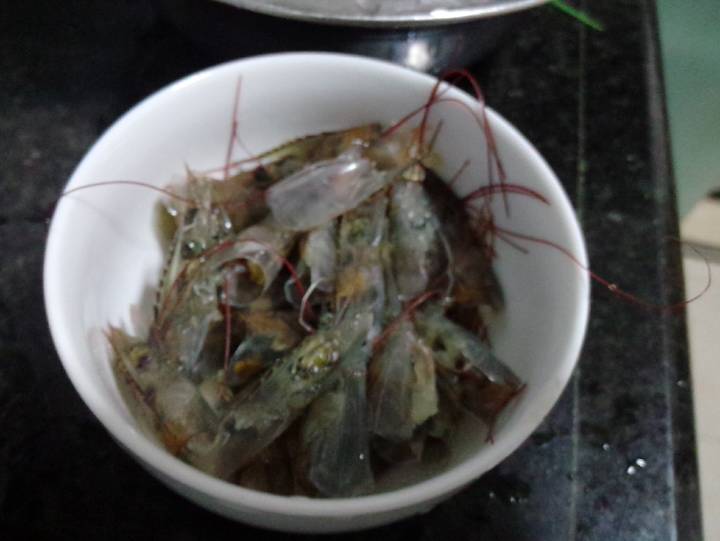 砂锅虾粥 第1步