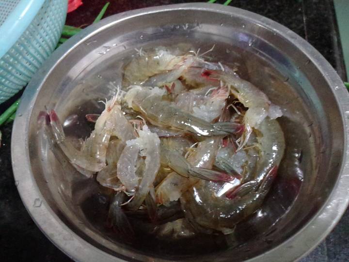 砂锅虾粥 第2步
