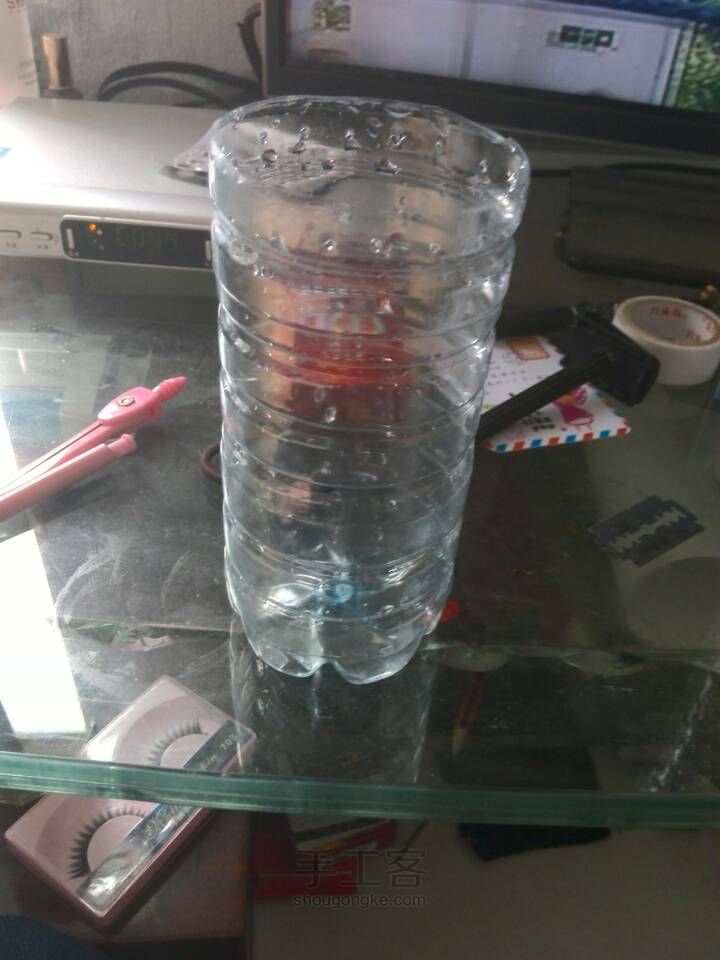 矿泉水瓶也可以美美哒 第3步