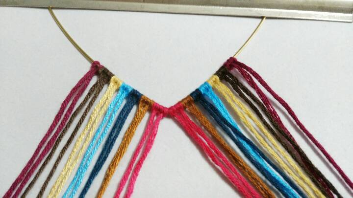 【原创】大‘’V‘’毛衣链～编绳和绕线的结合 第3步