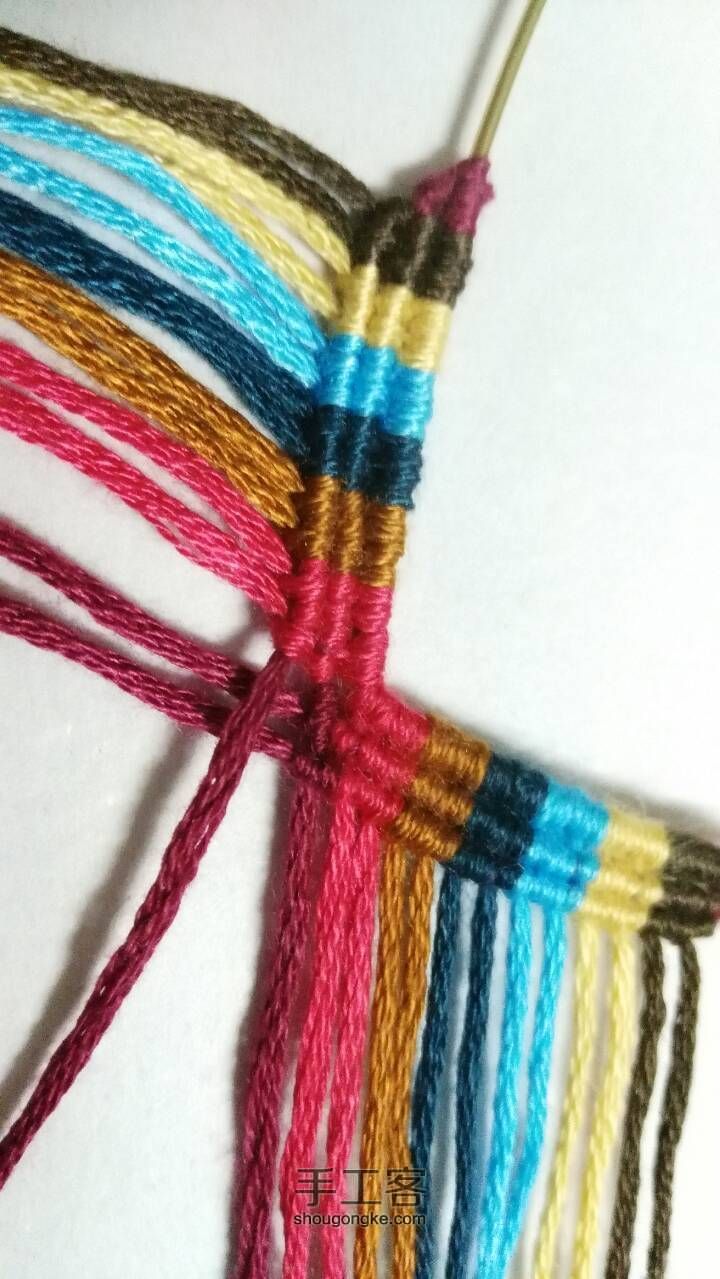 【原创】大‘’V‘’毛衣链～编绳和绕线的结合 第7步