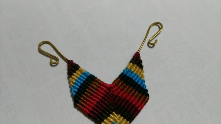 【原创】大‘’V‘’毛衣链～编绳和绕线的结合 第12步