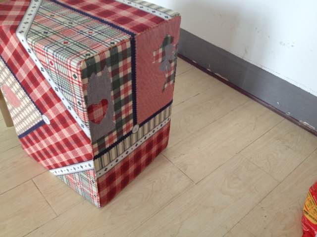 旧纸箱改造储物箱 第7步