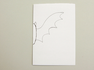 万圣节剪纸蝙蝠 第5步