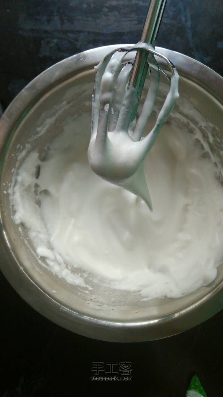 红豆戚风蛋糕卷 第3步