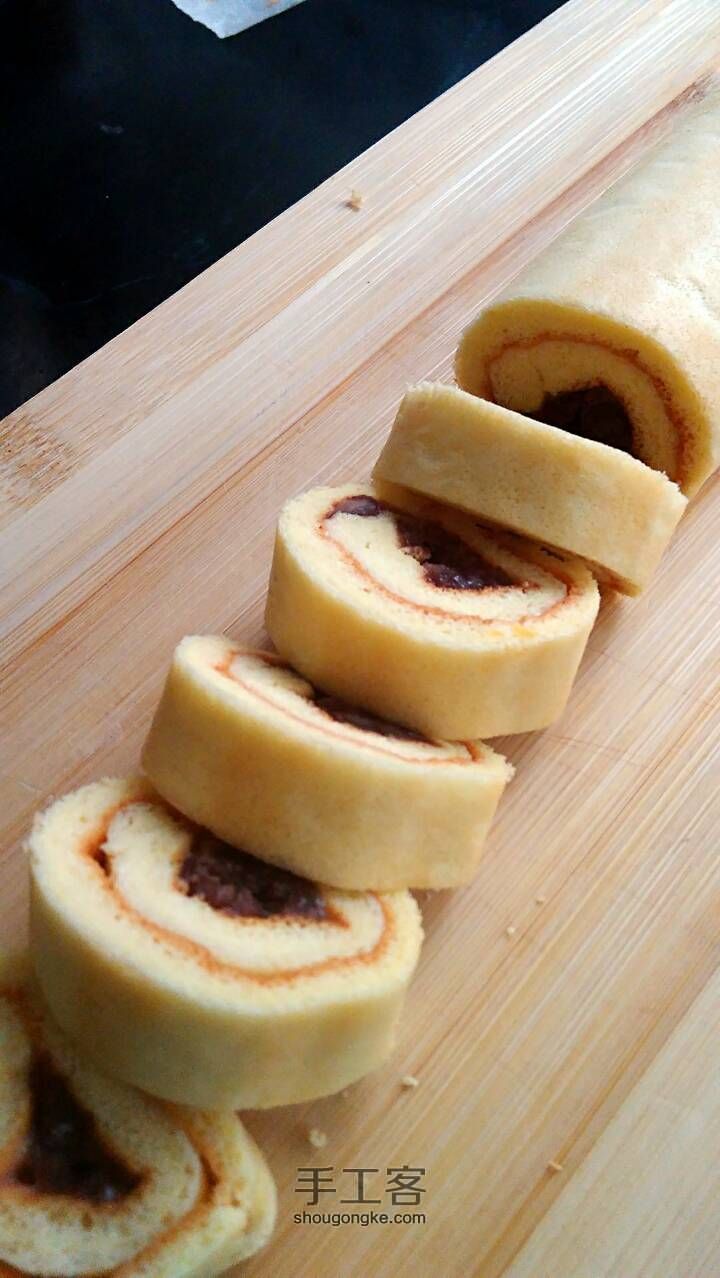红豆戚风蛋糕卷 第12步