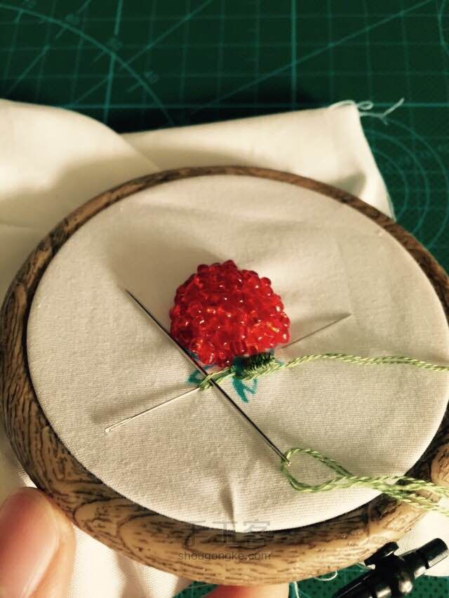 两款鲜嫩多汁の草莓🍓立体刺绣 第8步