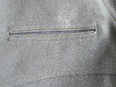 一般大衣，裤子会用到比较多，单嵌条和双嵌条做法是一样的。加袋盖的也是，只是把嵌条换成袋盖而已！