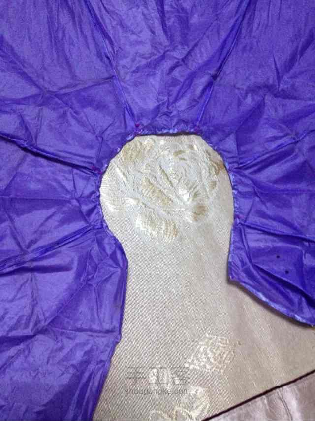 旧雨伞改造成剪发围布 第3步