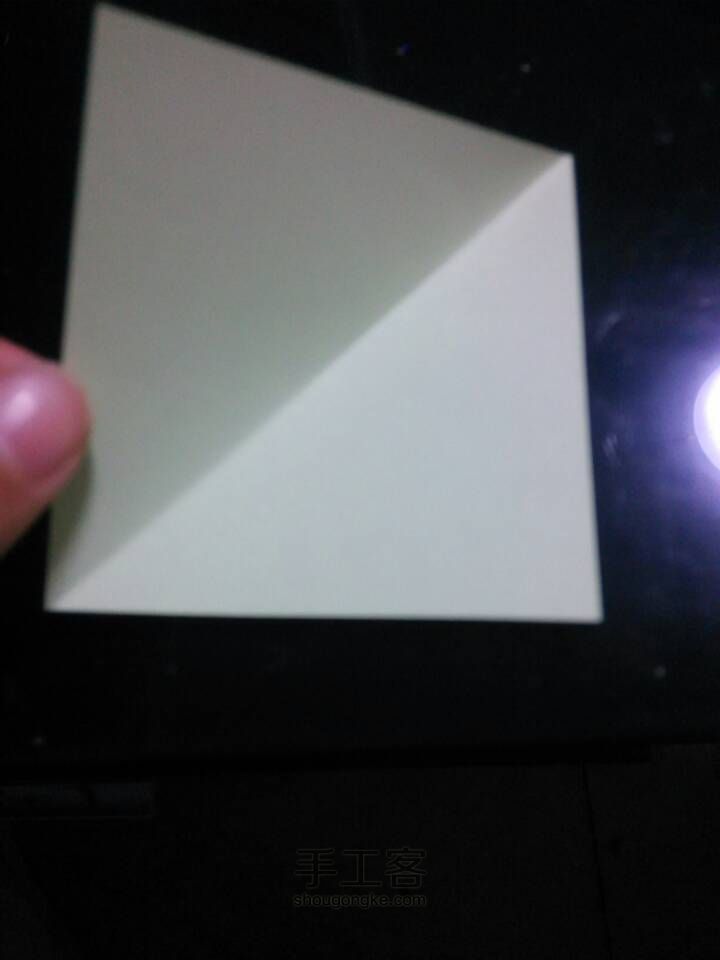 教你叠好看的四叶草 第2步