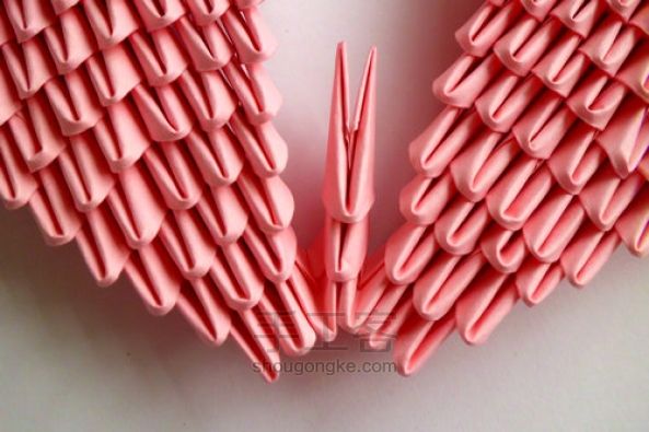 三角插工艺品粉色戏水天鹅的制作，美美哒 第2步