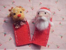 下个月就是圣诞节啦，我特意做了一款简单好做又可爱的手指套哦，有圣诞老人和麋鹿。