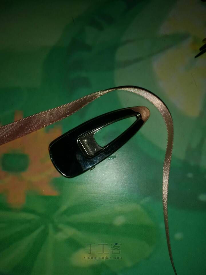 简单的蝴蝶结鸭嘴夹 第1步