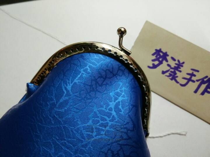 印花皮革口金包 第10步