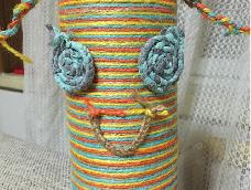 麻绳和旧布条为主材料
