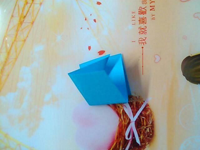 简洁立体纸桃心love 第5步