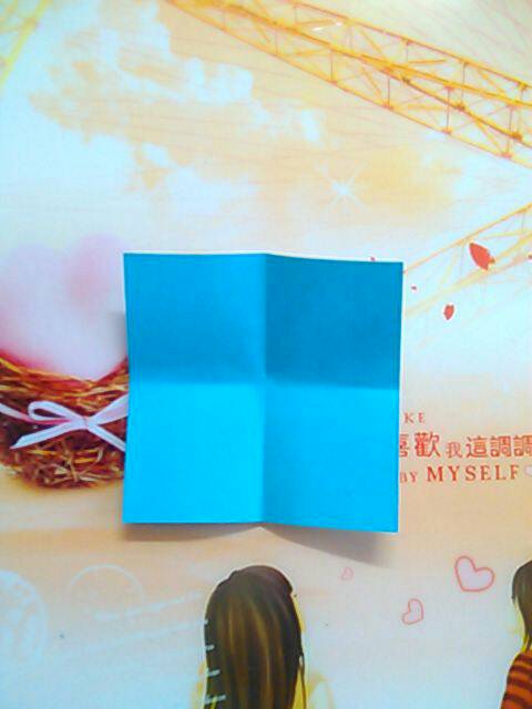 简洁立体纸桃心love 第2步