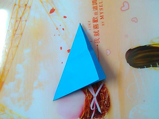 简洁立体纸桃心love 第3步