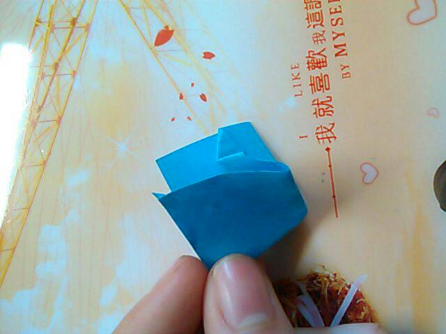 简洁立体纸桃心love 第6步