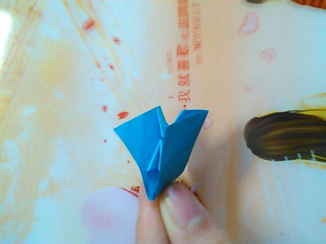 简洁立体纸桃心love 第7步