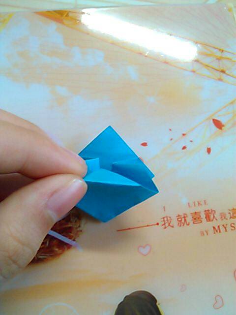 简洁立体纸桃心love 第8步