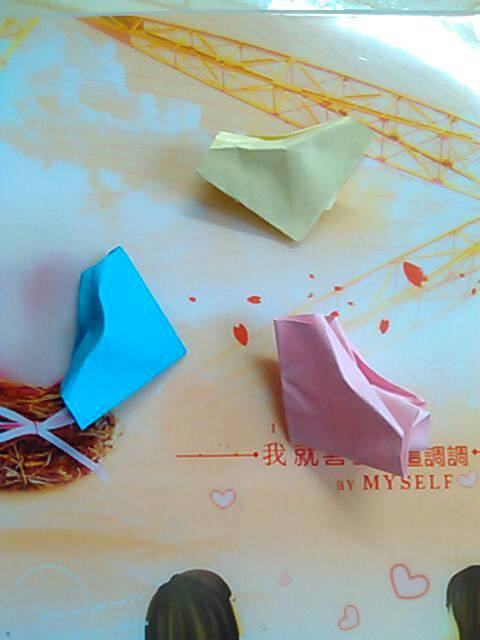 简洁立体纸桃心love 第13步