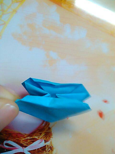 简洁立体纸桃心love 第11步