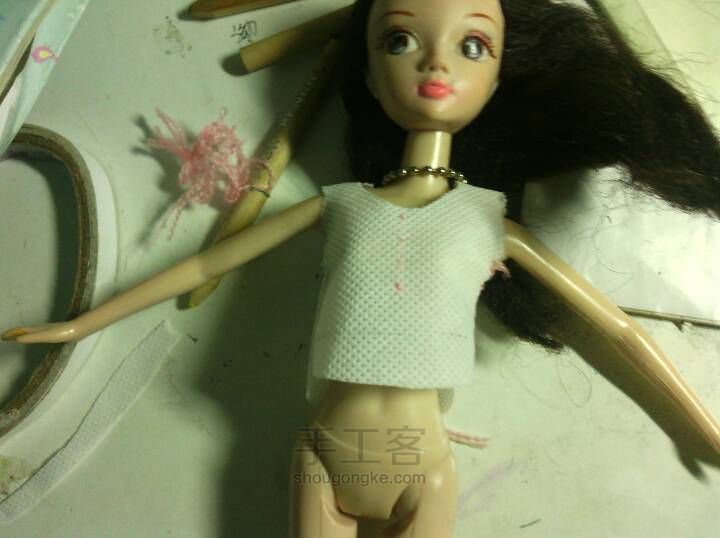 娃衣，白色上衣无袖 第3步