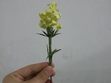 第一次做一朵黄色的花花 呃…还没有想好名字