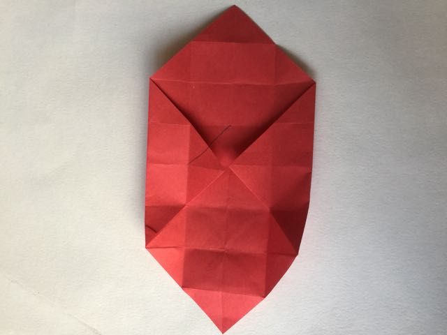 （纸盒系列三十五）心形盒折法 第5步