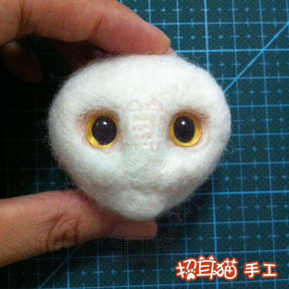 【招耳猫】羊毛毡教程之白色猫咪 第12步