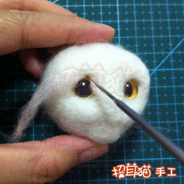 【招耳猫】羊毛毡教程之白色猫咪 第11步