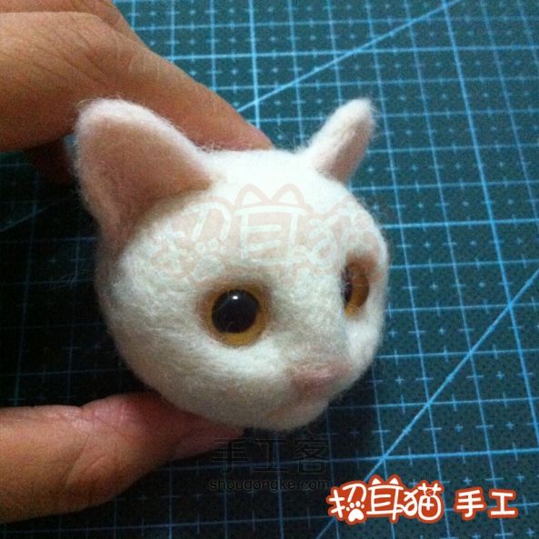 【招耳猫】羊毛毡教程之白色猫咪 第23步