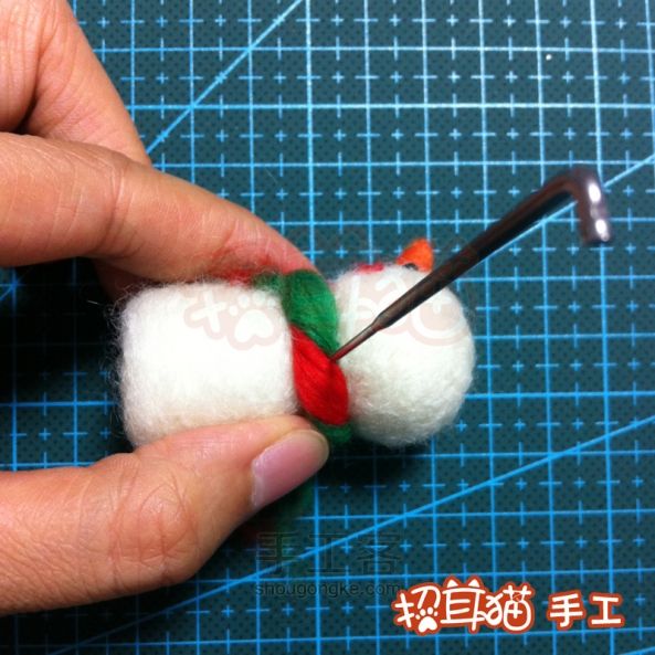 【招耳猫】羊毛毡教程之小雪人 第16步