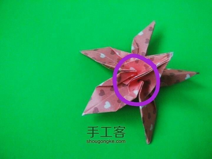 五瓣樱花折纸 第29步