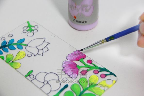 巧用涂色书DIY手机壳 第10步