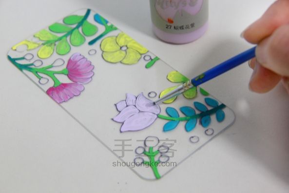 巧用涂色书DIY手机壳 第12步