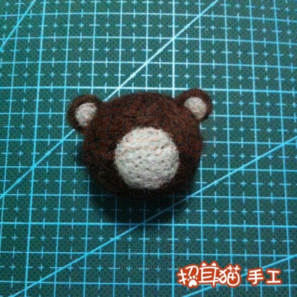 【招耳猫】羊毛毡教程之围巾小熊 第10步